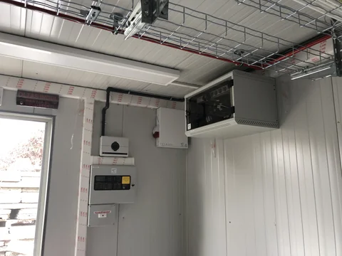 Beltéri szerelvények és kábelutak